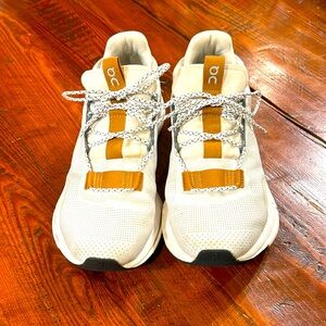 On running cloudnova size 8 excellent condition